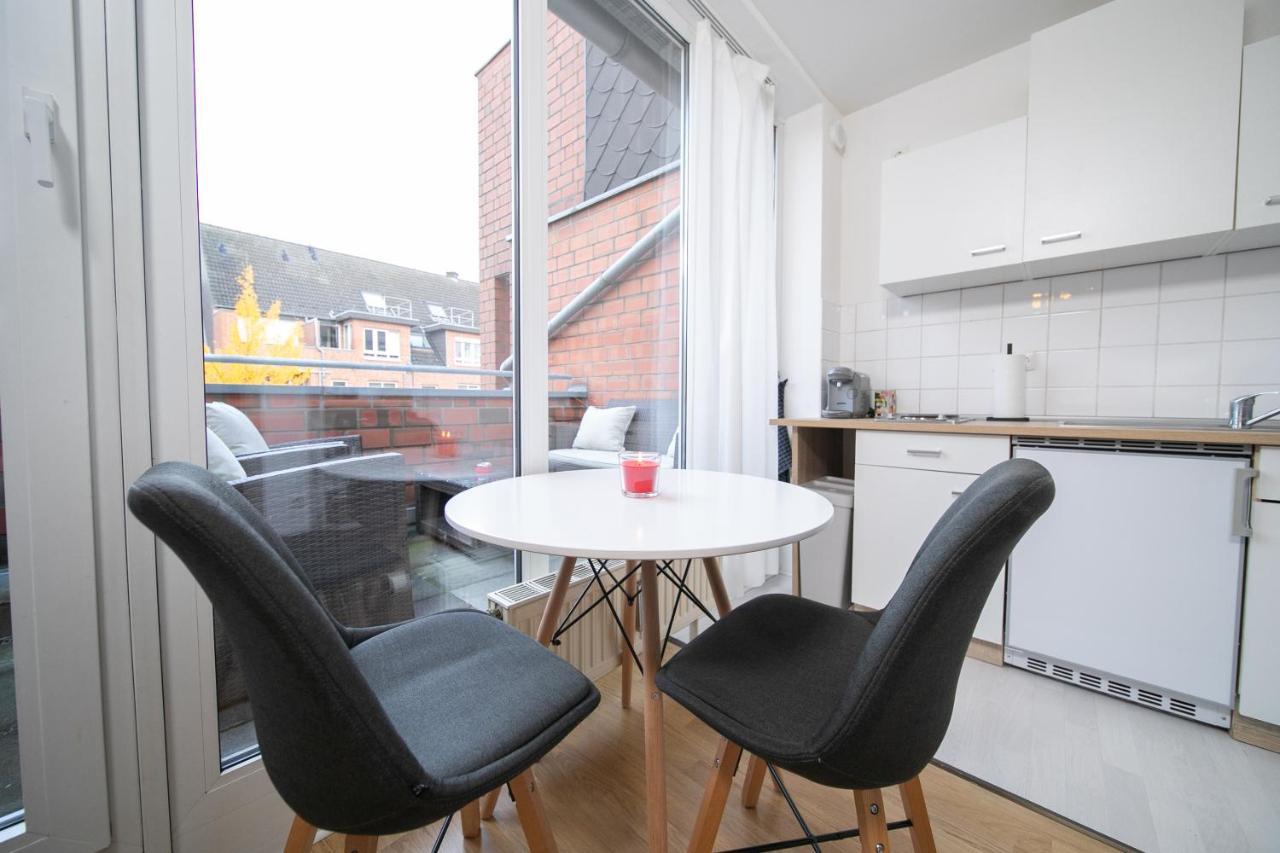 Studio Shiny - Zentral Mit Balkon - Messe - Kueche Neuss Kültér fotó