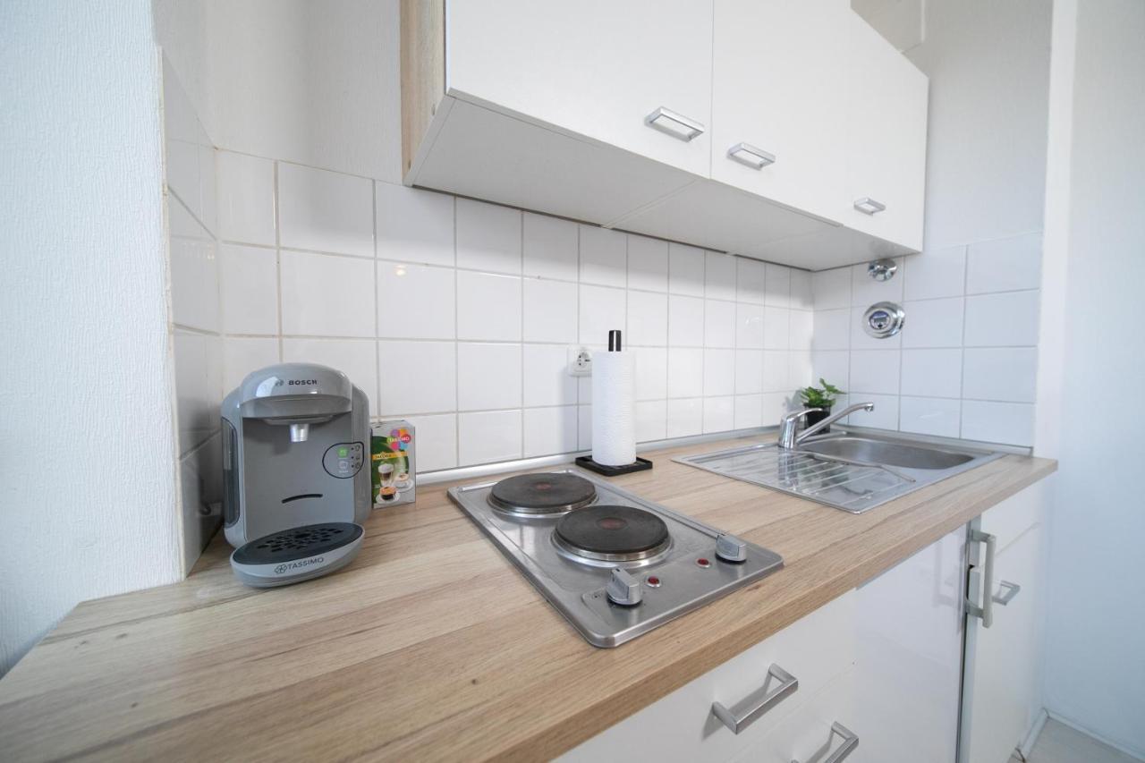 Studio Shiny - Zentral Mit Balkon - Messe - Kueche Neuss Kültér fotó